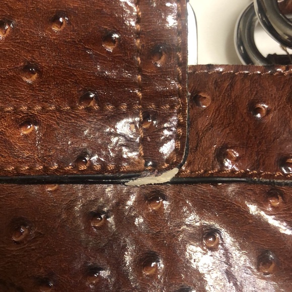 GUESS JOELLA tote bag. Faux Ostrich Embossed Leather. Rich brown shoulder bag. - Picture 16 of 16